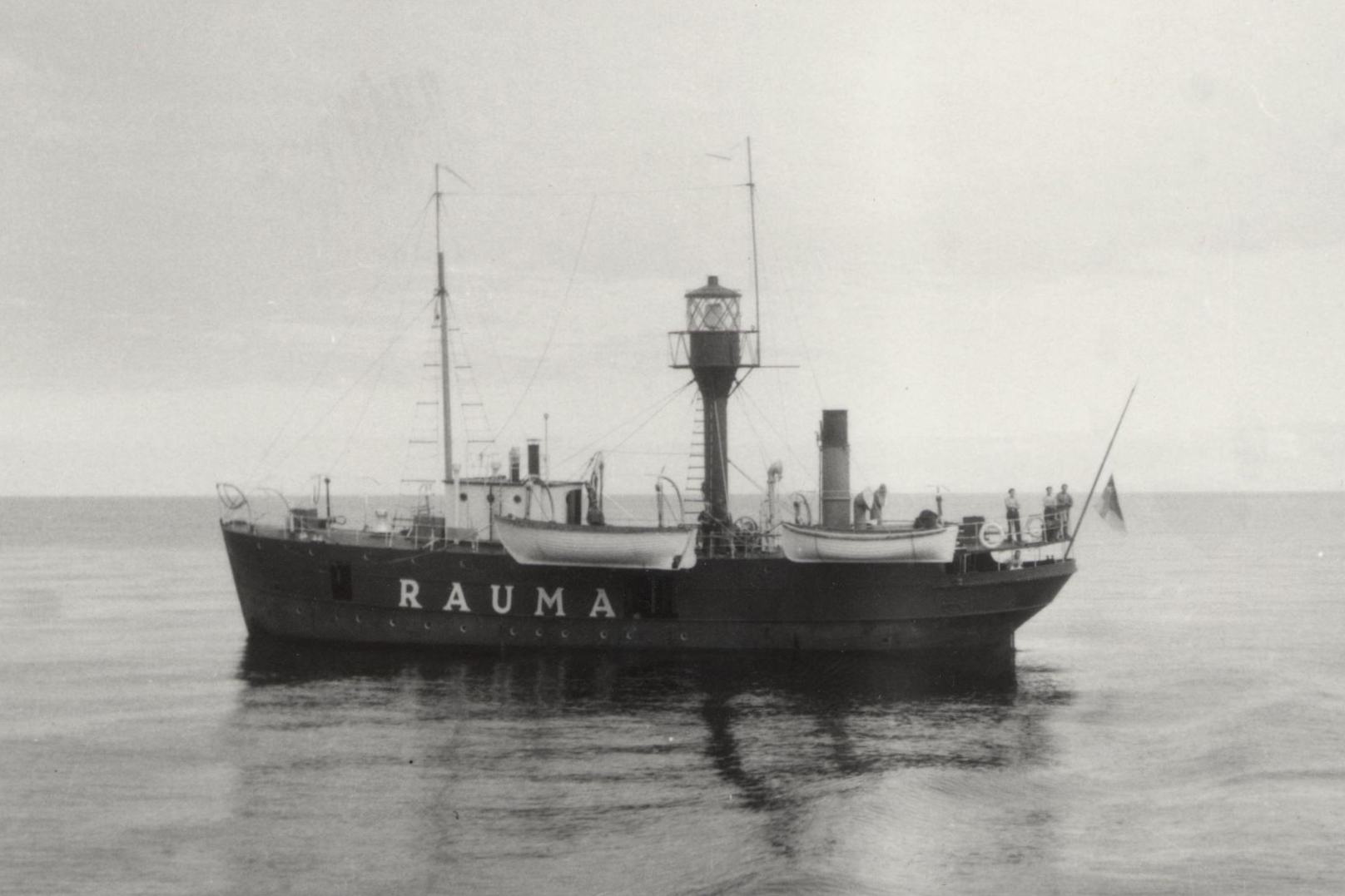 Paapuurin puoleiseen kylkeen on maalattu uusi nimi Rauma. Keulamasto on aiempaa lyhyempi.